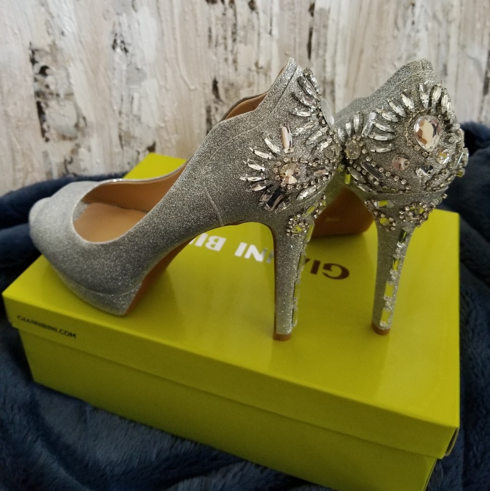 PROM Gianni Bini Merri Silver Heels